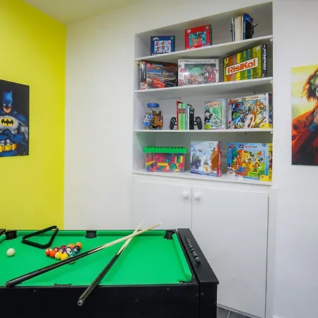 Games By Dimorra Aparthotel Naples